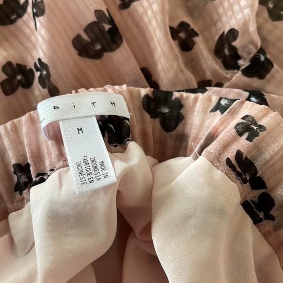 Leith, M, maxi, all over pattern, zipper, flat front waist - elastic back - Picture 5 of 10